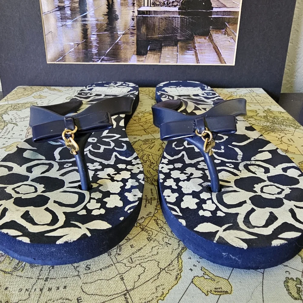 Kate Spade‎ ♠️ floral flip flops, size 9